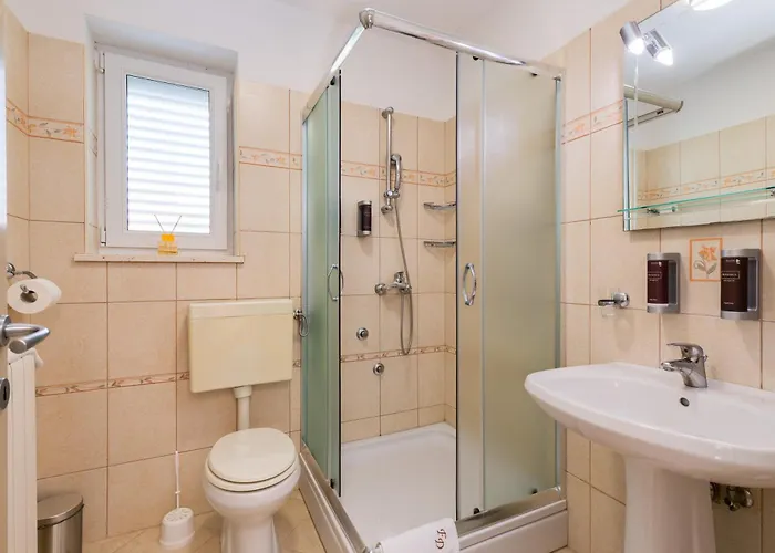 Flava Domo With Pool Apartament Veglia